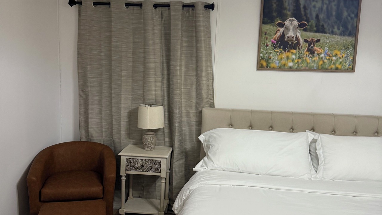 Photo of Bedroom in Henderson County