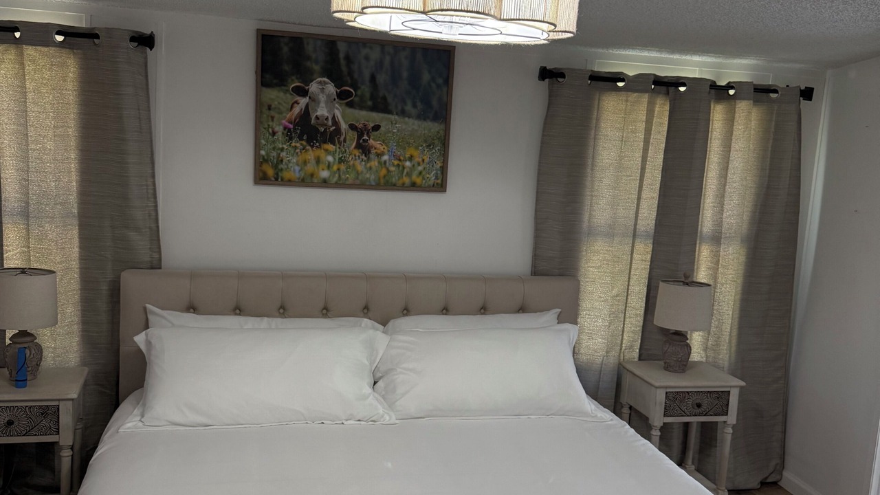 Photo of Bedroom in Henderson County