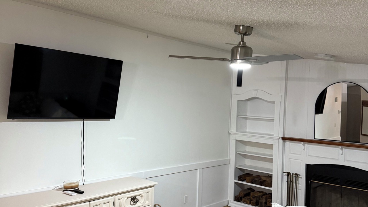 Photo of Livingroom in Henderson County