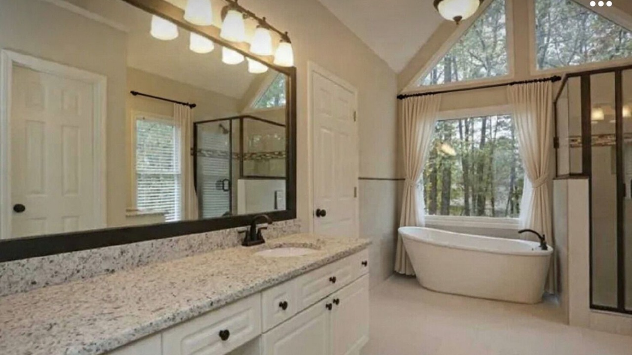 Photo of Bathroom in Suwanee