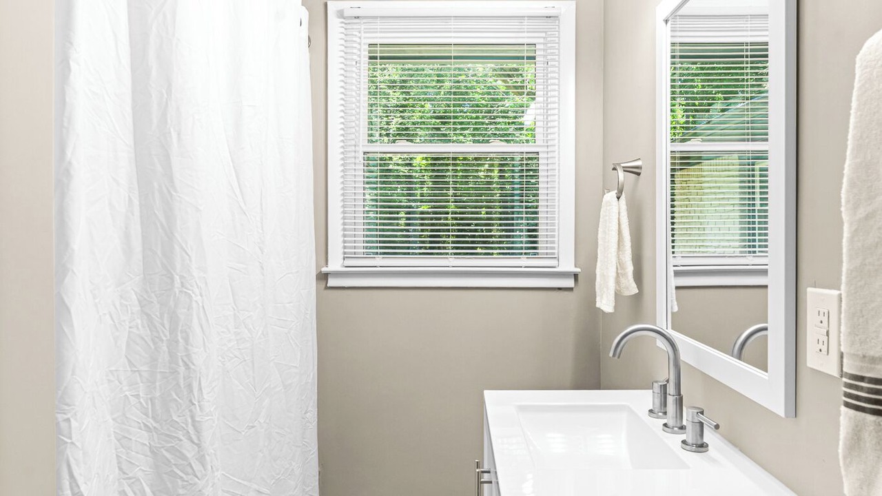 Photo of Bathroom in Mableton