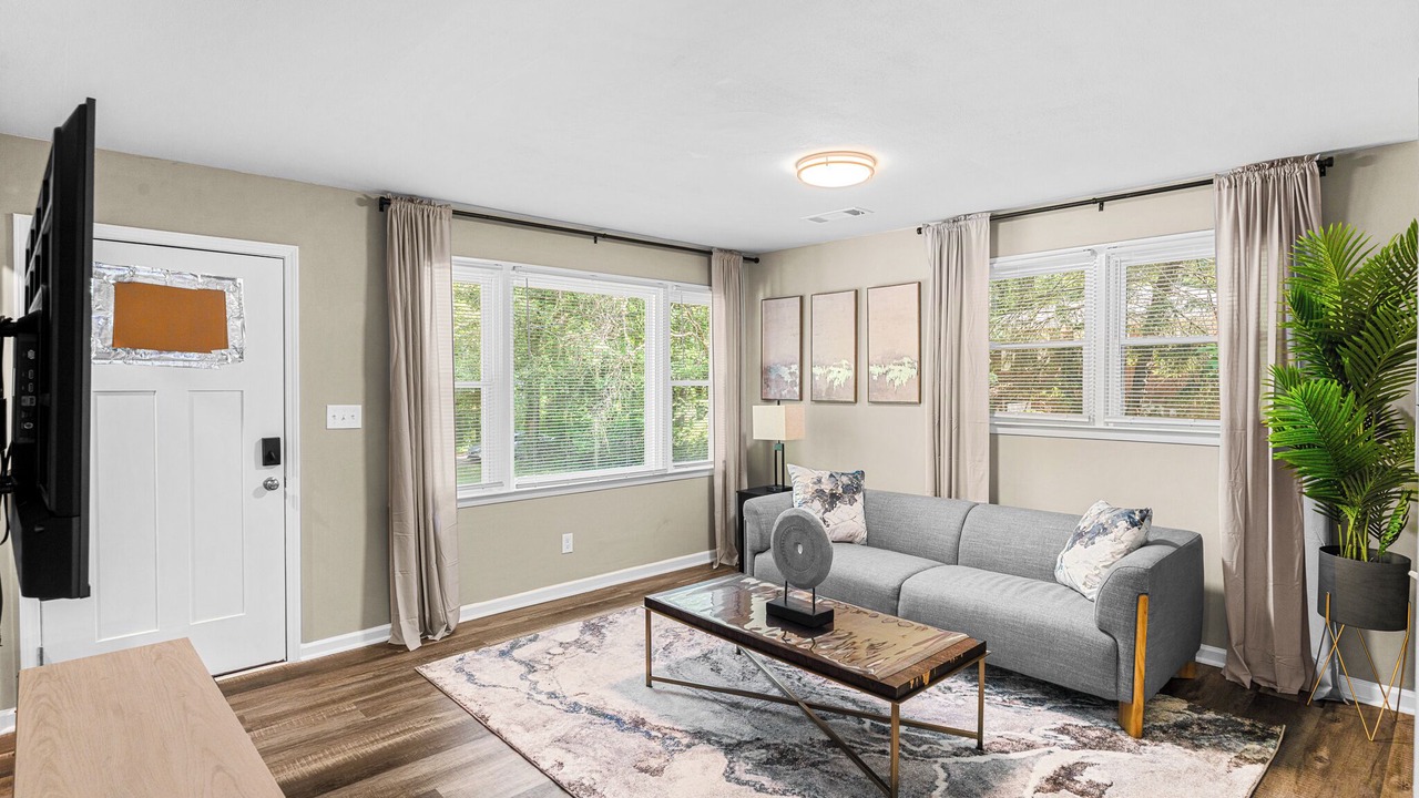 Photo of Livingroom in Mableton