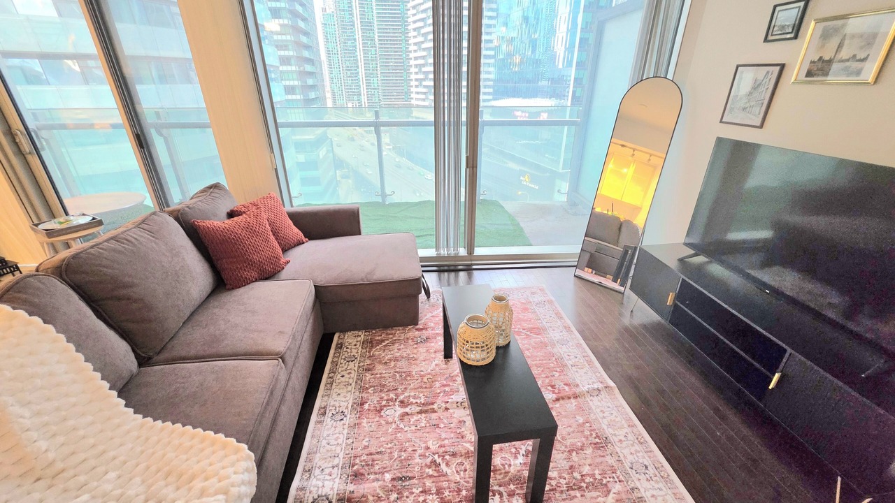 Photo of Livingroom in Toronto Entertainment District