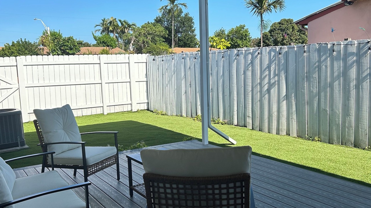 Photo of Patio Balcony in Coral Terrace