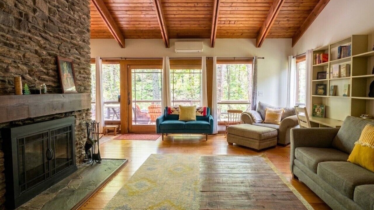 Photo of Livingroom in Jamesville