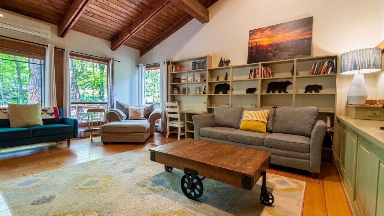 Photo of Livingroom in Jamesville