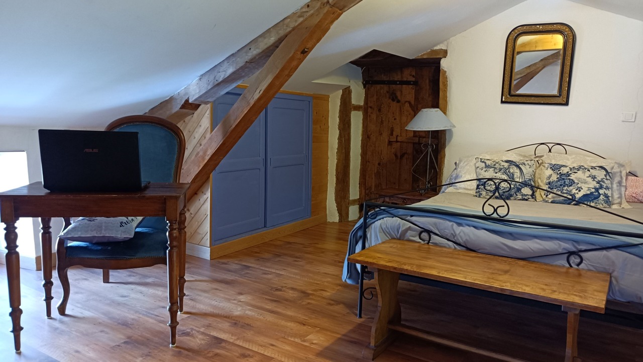 Photo of Bedroom in Auzon