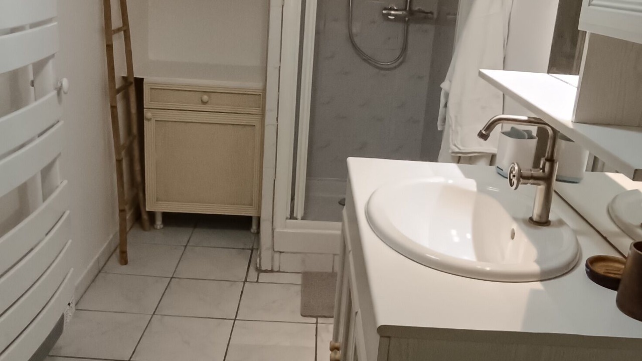Photo of Bathroom in Le Puy-Notre-Dame