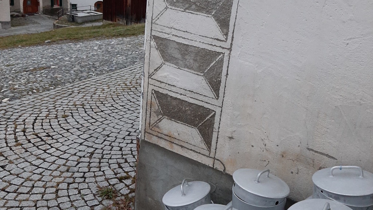 Photo of Others in Tschlin