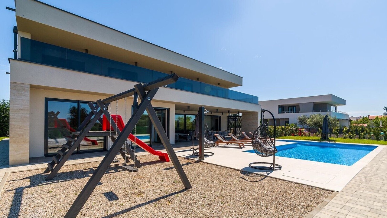 Photo of Outdoor in Peroj