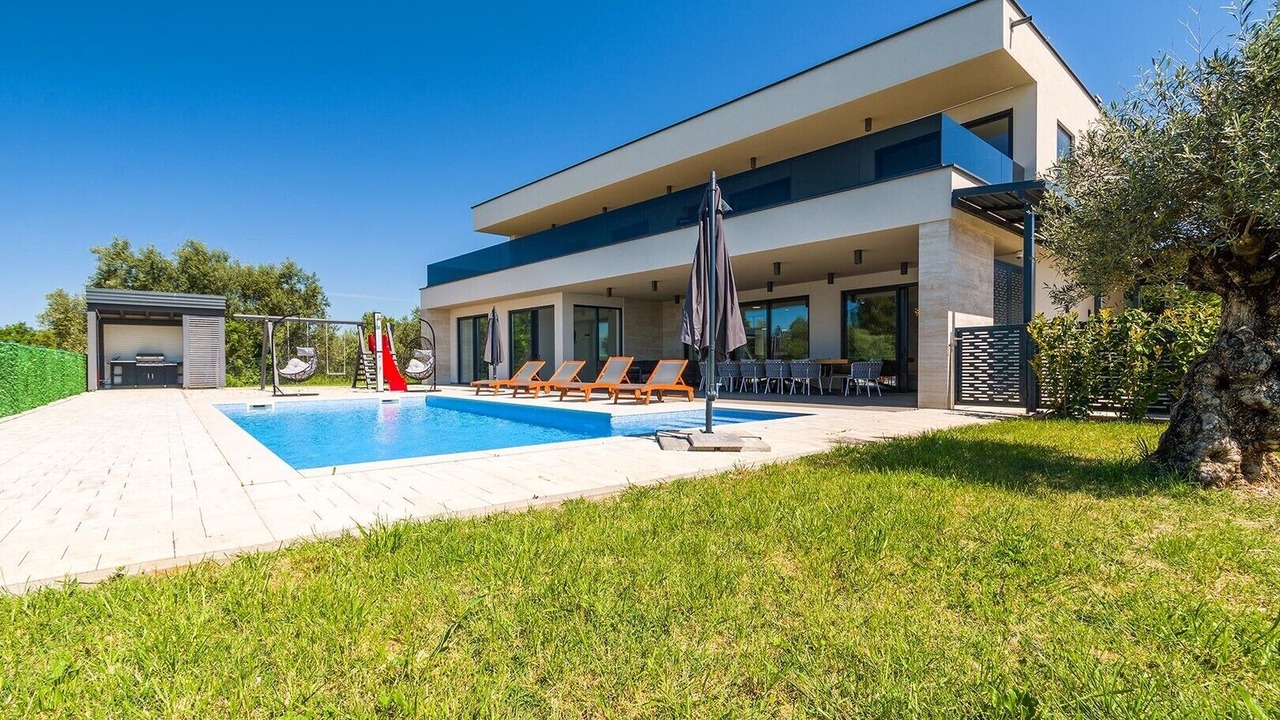 Photo of Outdoor in Peroj