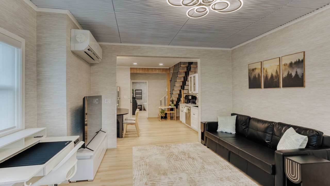 Photo of Livingroom in Gaffer District