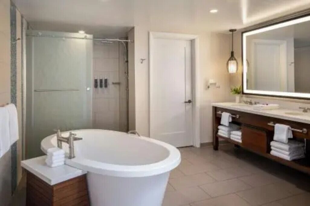 Photo of Bathroom in Historic Lahaina Front Street
