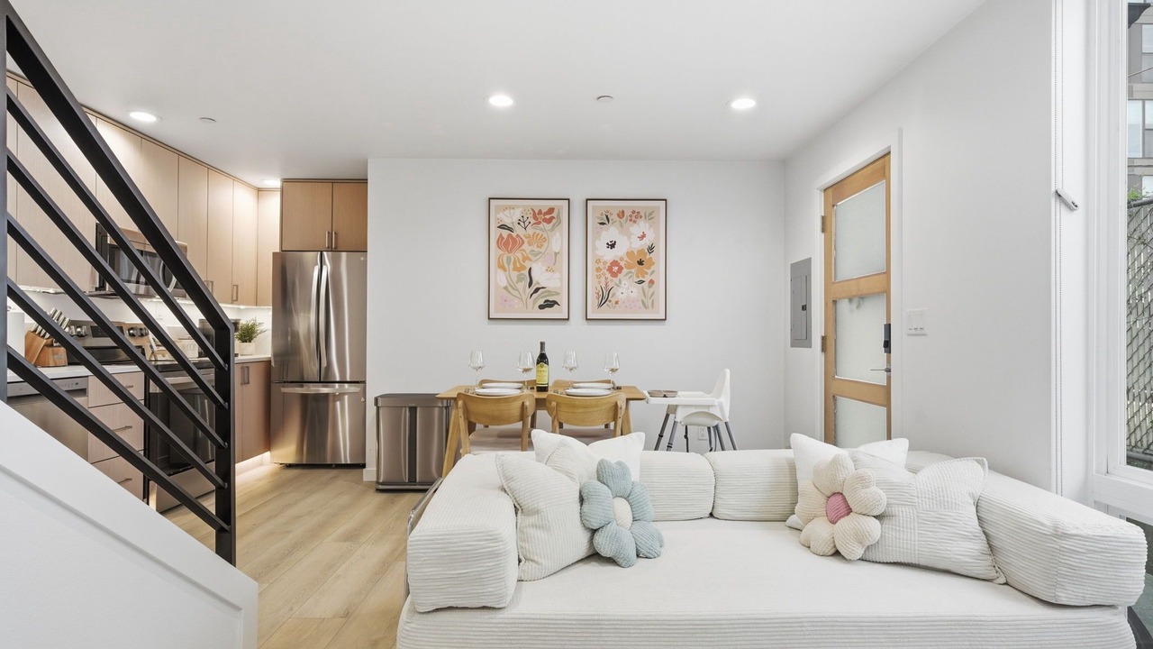 Photo of Livingroom in Fremont