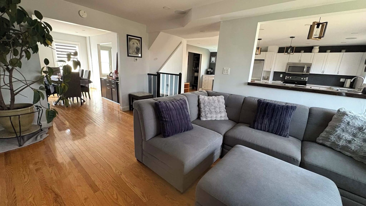 Photo of Livingroom in Pickering