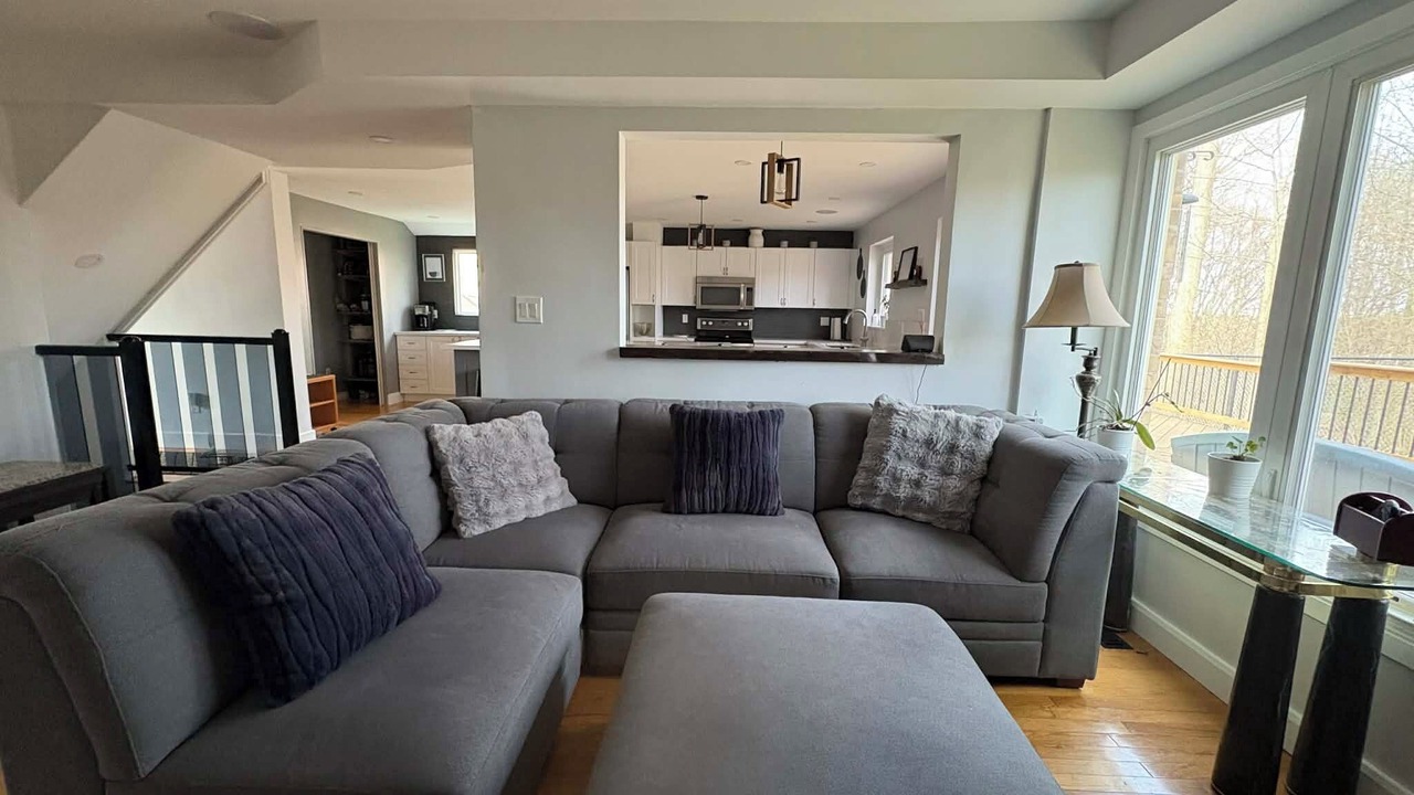 Photo of Livingroom in Pickering