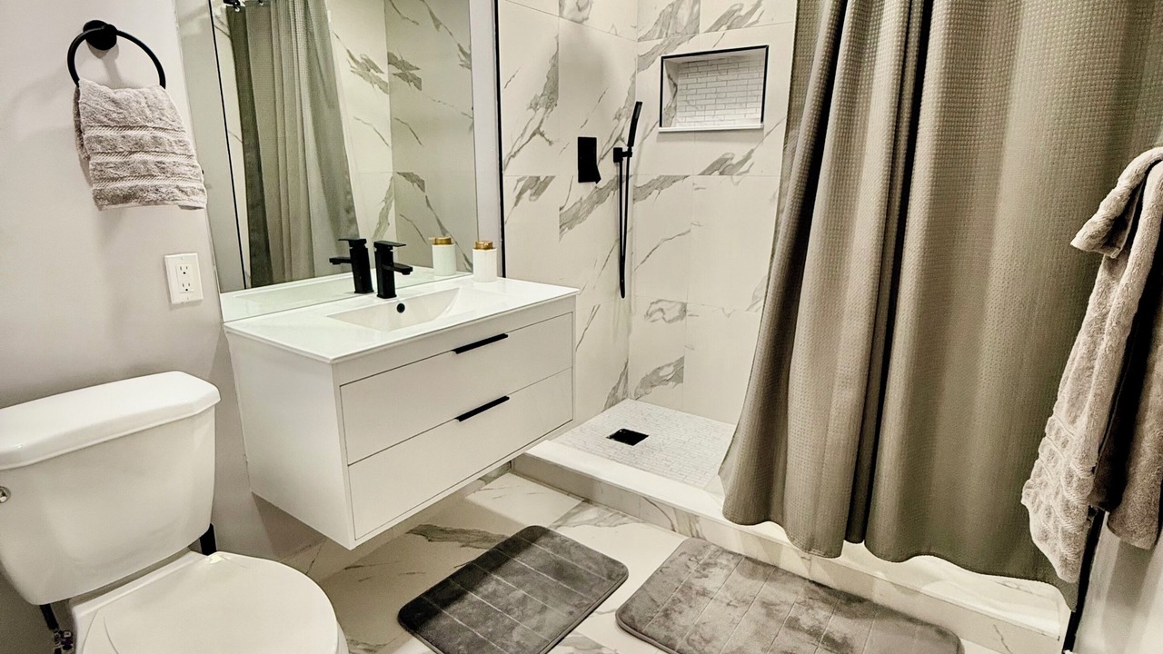 Photo of Bathroom in Sunrise