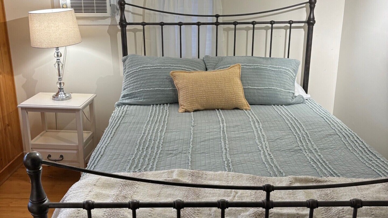 Photo of Bedroom in Newburyport