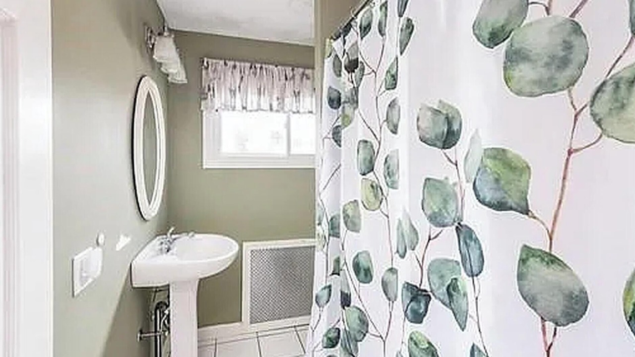 Photo of Bathroom in Chartley