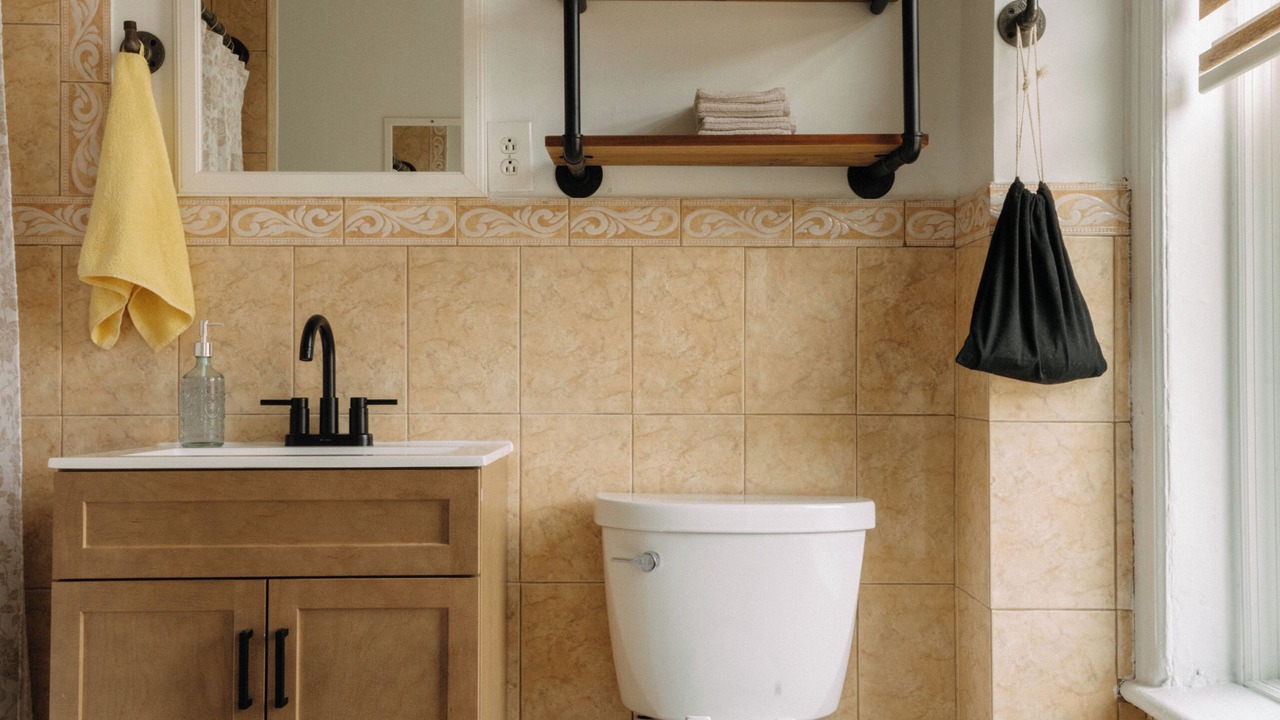 Photo of Bathroom in Communipaw