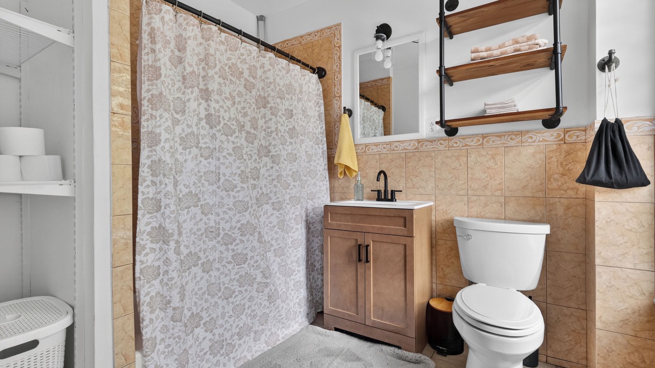 Photo of Bathroom in Communipaw