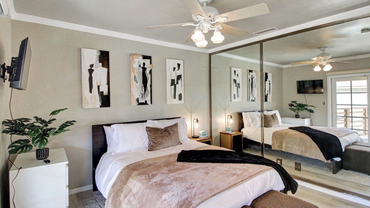 Photo of Bedroom in Del Aire