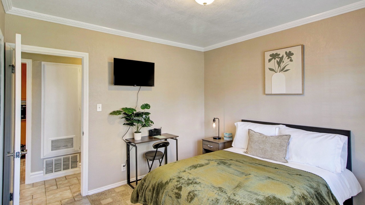 Photo of Bedroom in Del Aire