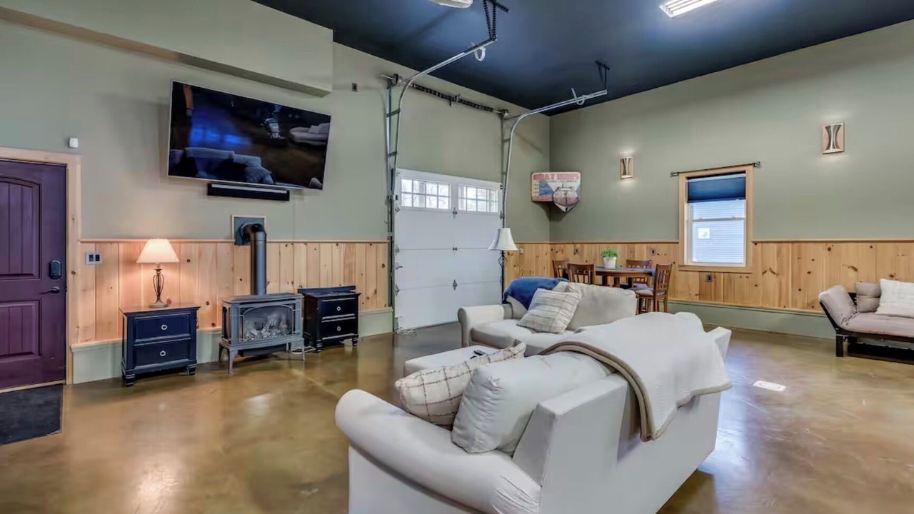 Photo of Livingroom in Clayton
