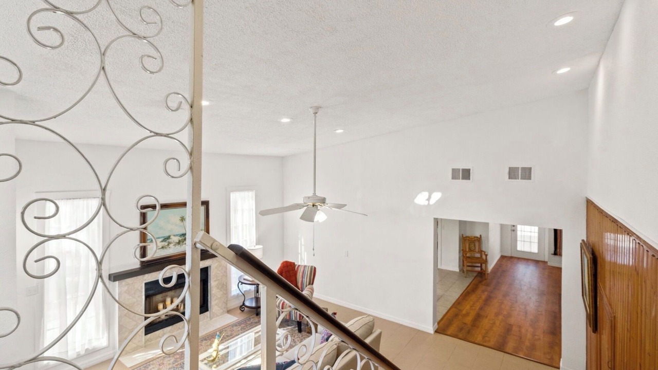 Photo of Livingroom in Spring Hill