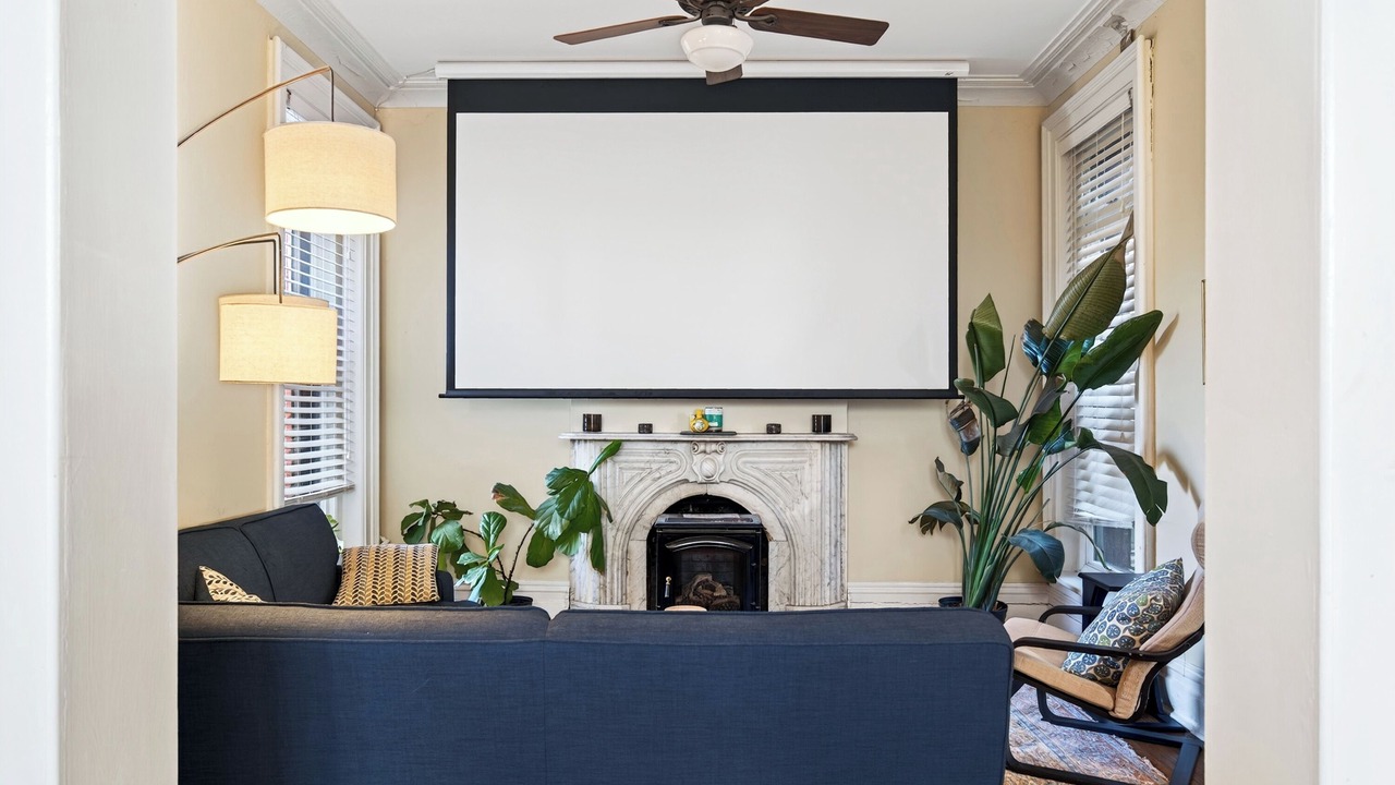 Photo of Livingroom in Front Park