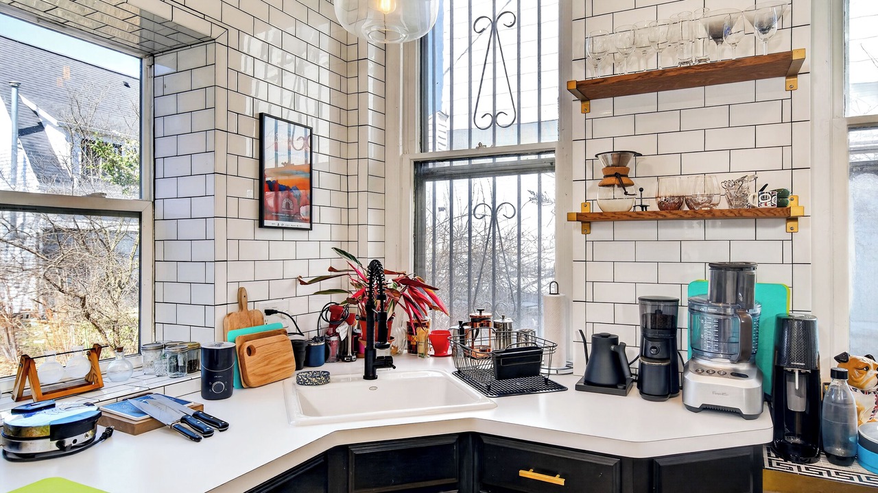 Photo of Kitchen in Front Park
