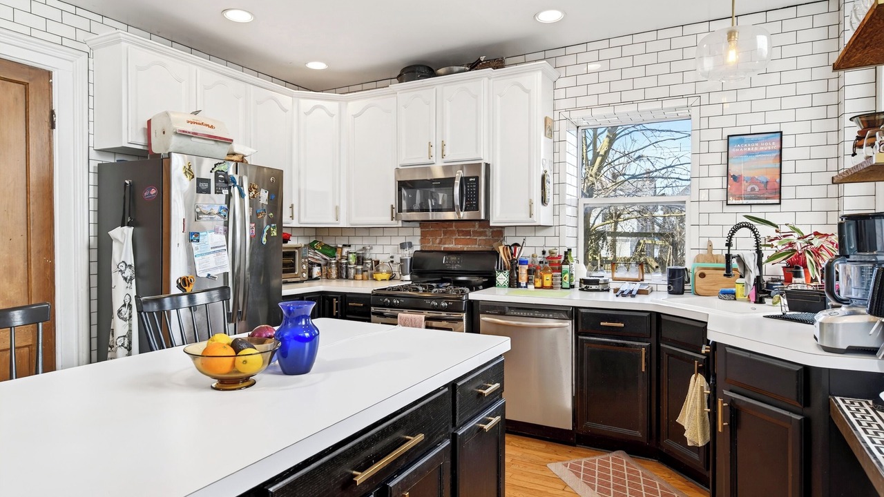 Photo of Kitchen in Front Park