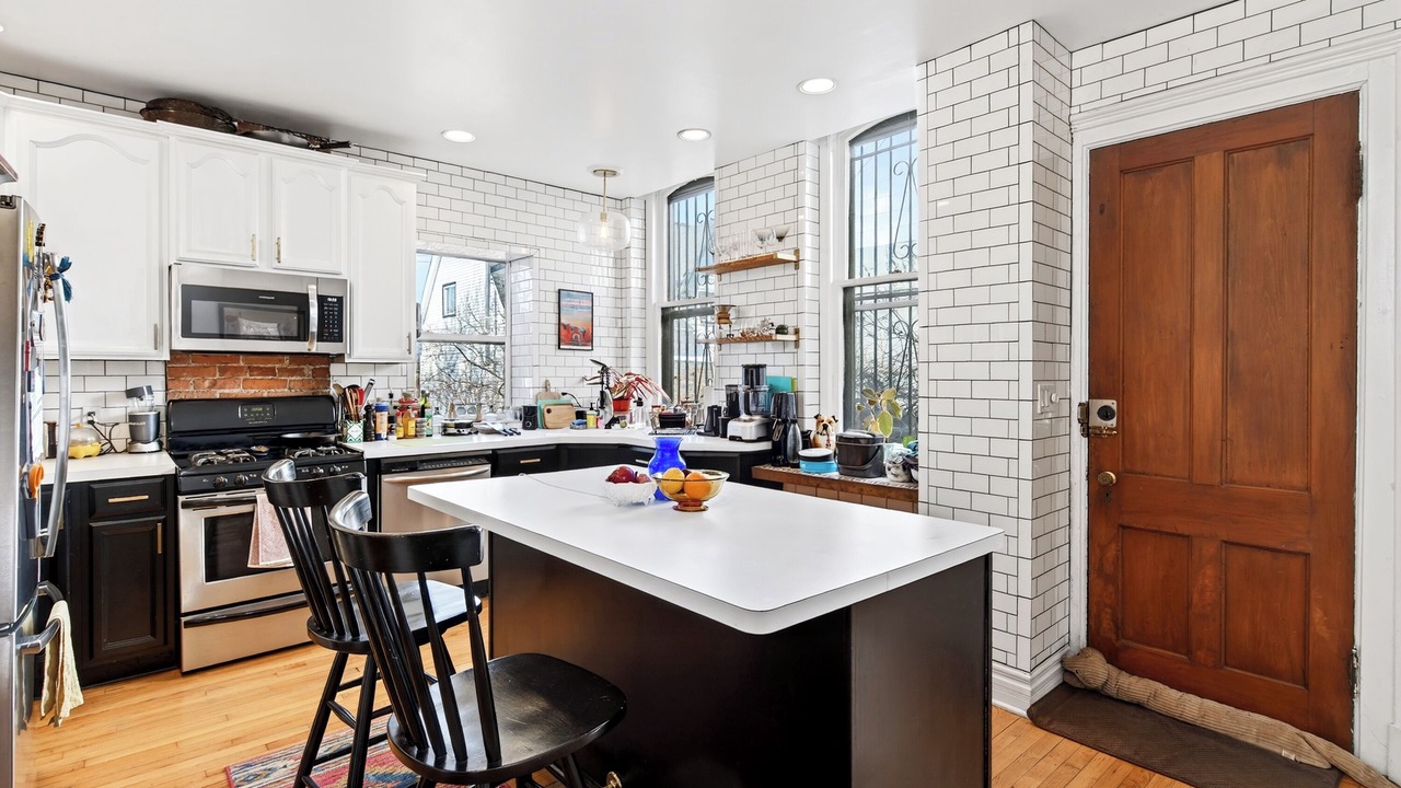 Photo of Kitchen in Front Park