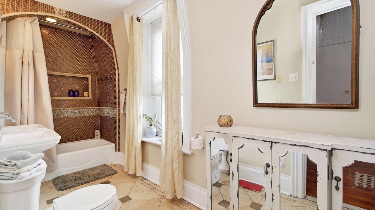 Photo of Bathroom in Front Park