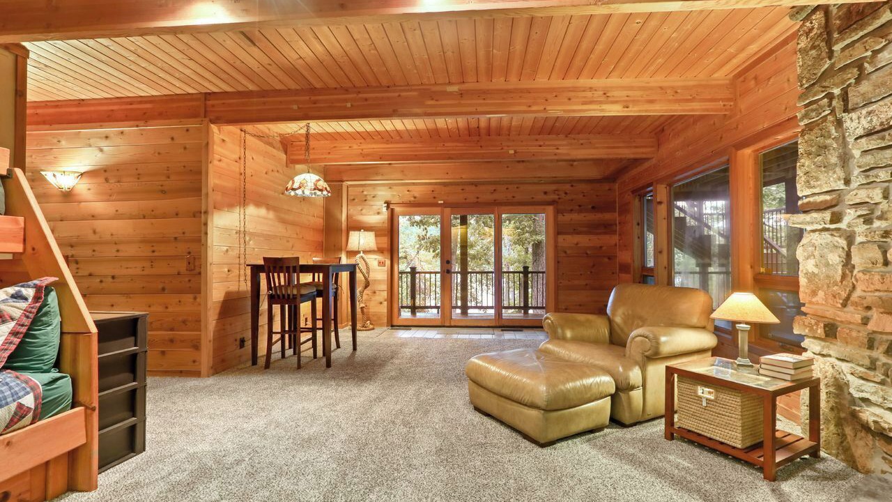 Photo of Livingroom in Lost Bridge Village
