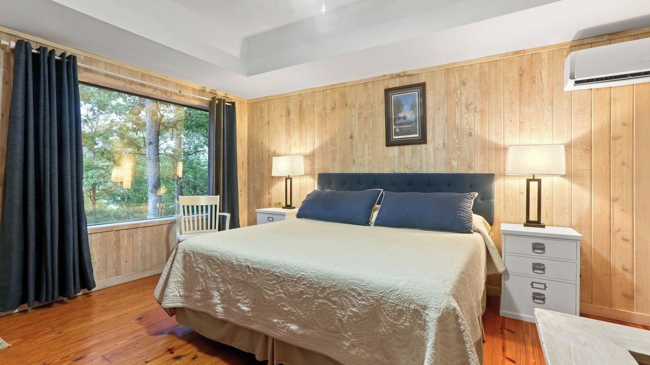 Photo of Bedroom in Lost Bridge Village