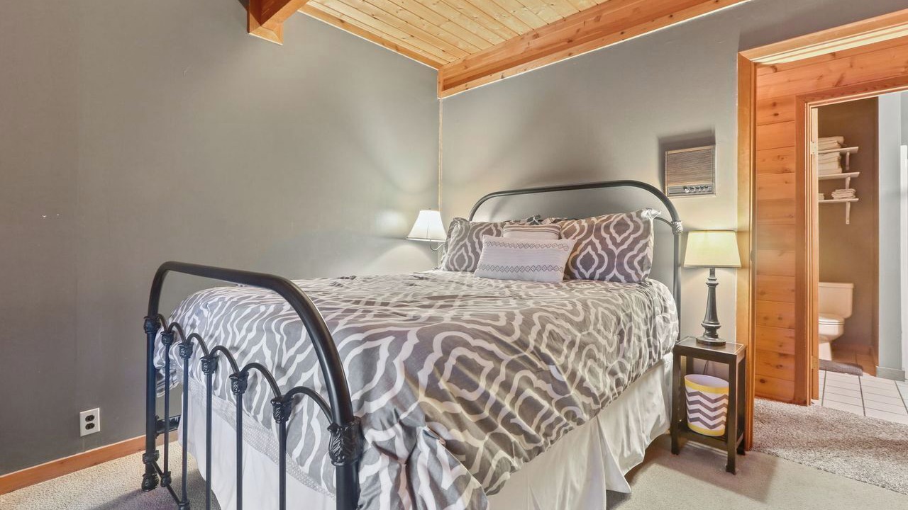 Photo of Bedroom in Lost Bridge Village