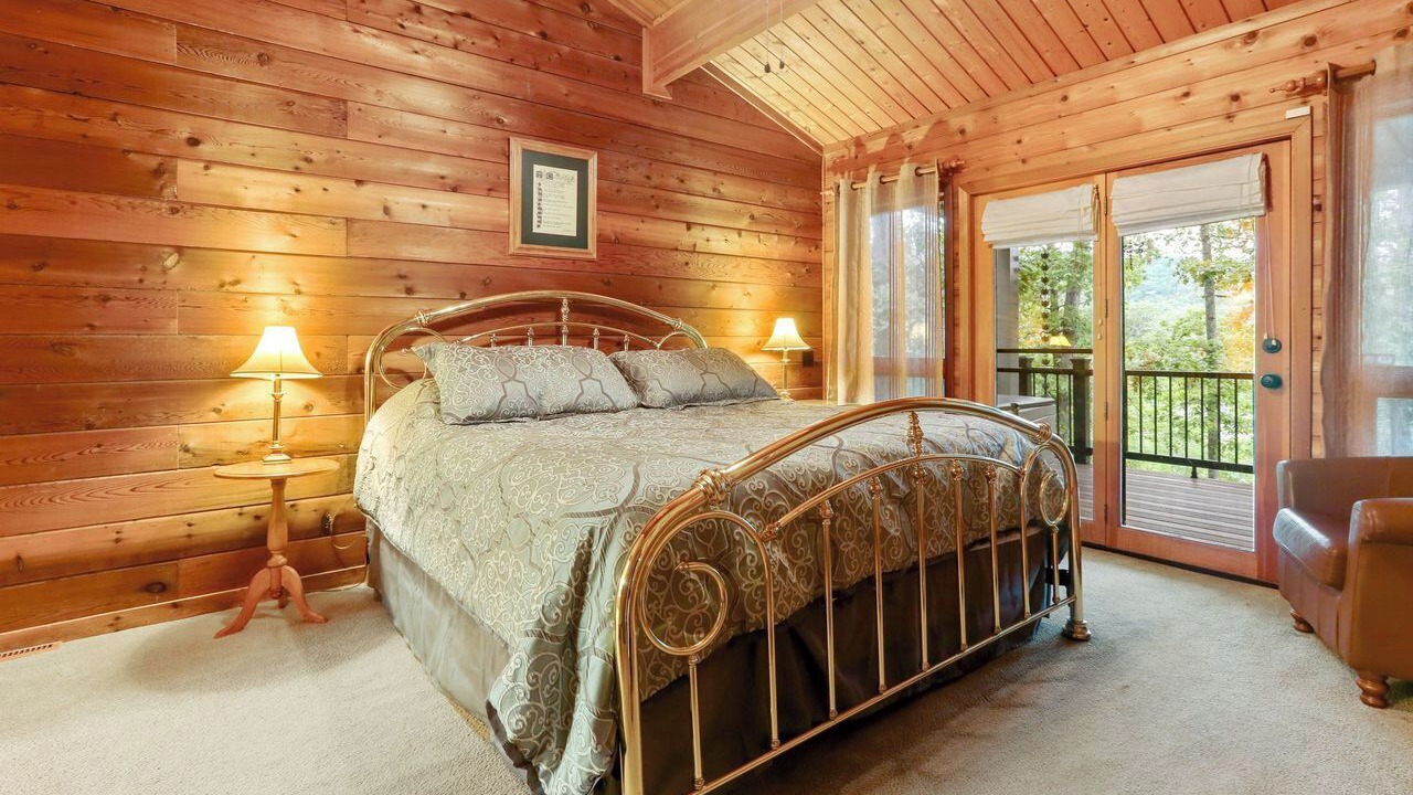 Photo of Bedroom in Lost Bridge Village