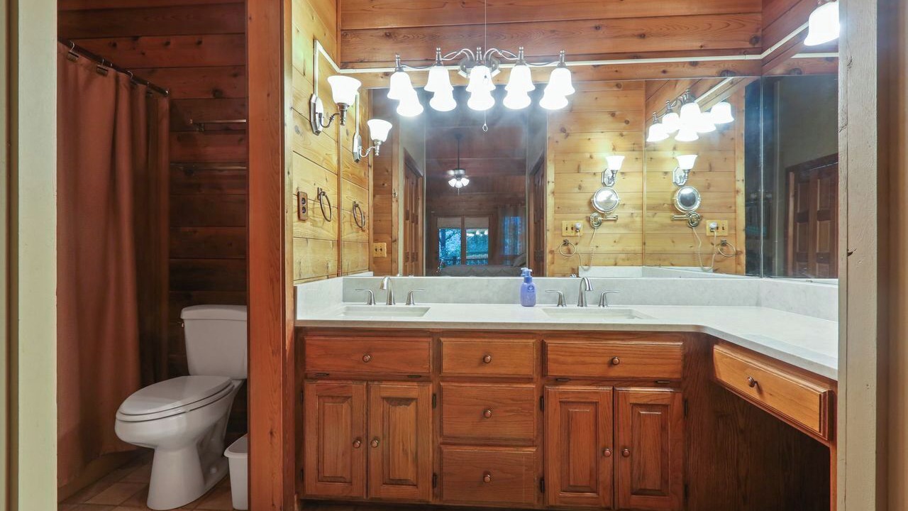 Photo of Bathroom in Lost Bridge Village