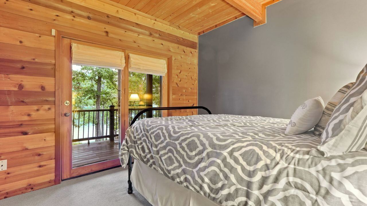 Photo of Bedroom in Lost Bridge Village