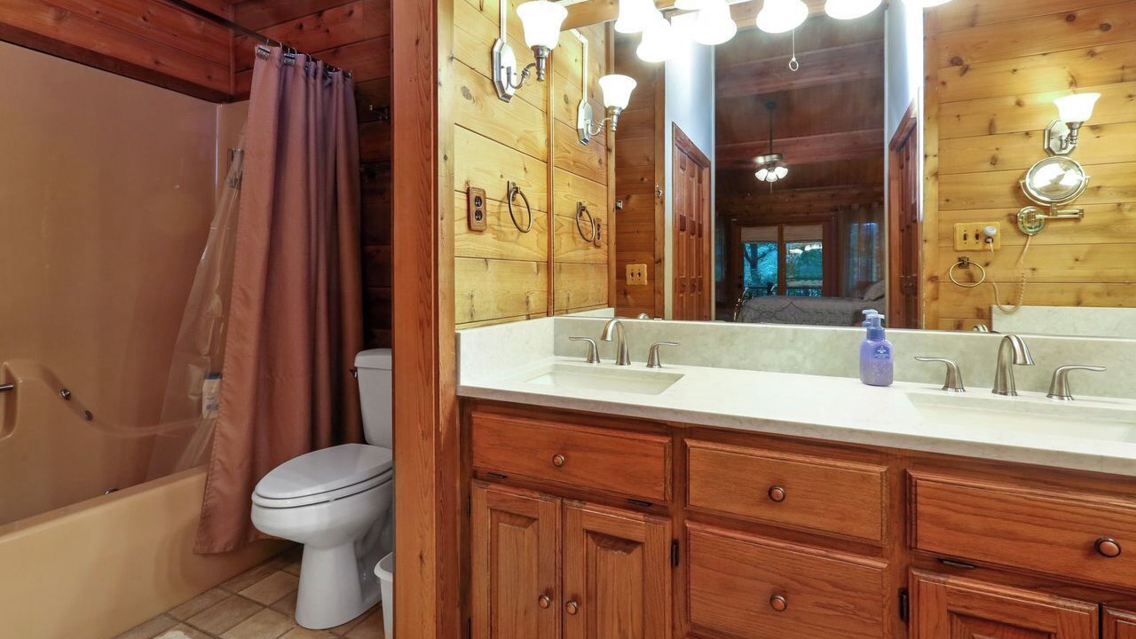 Photo of Bathroom in Lost Bridge Village