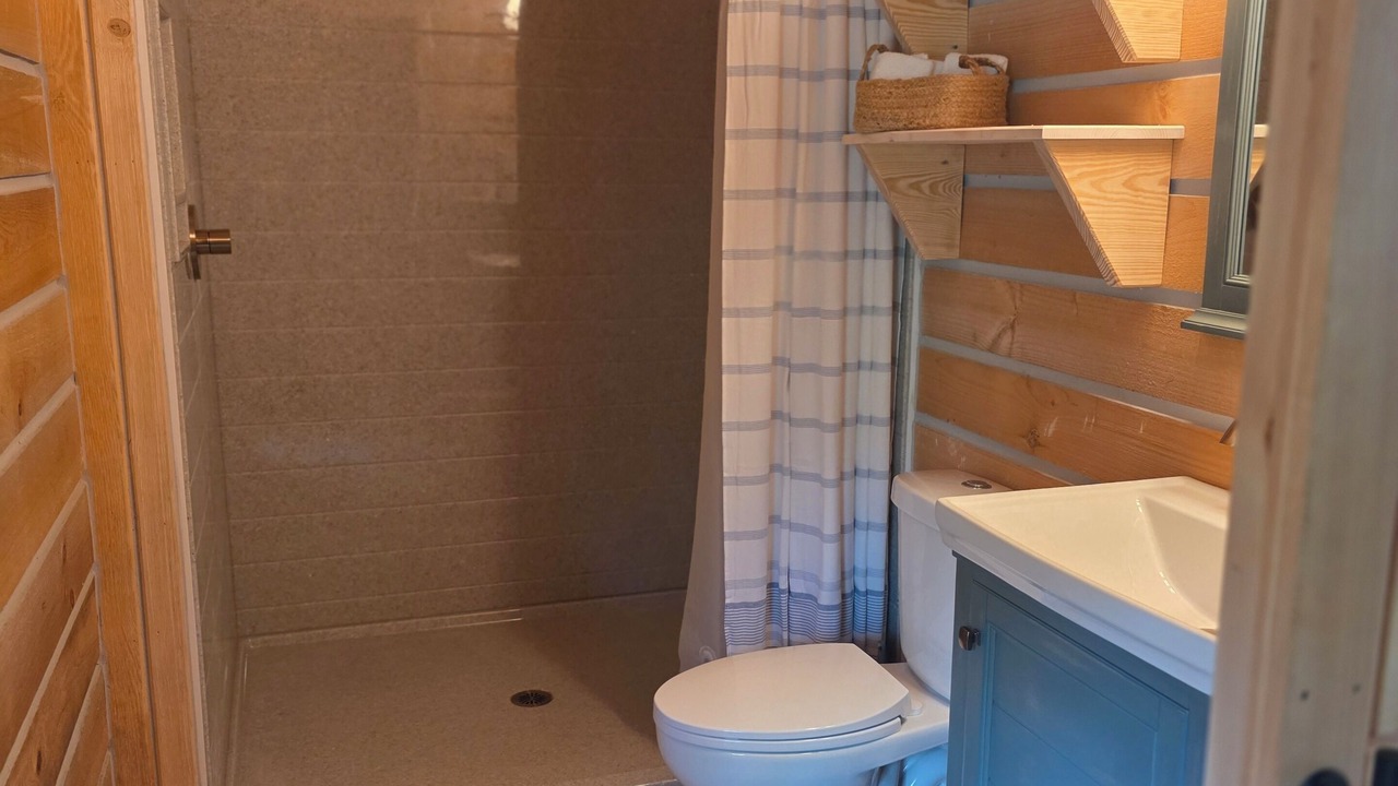 Photo of Bathroom in Akin
