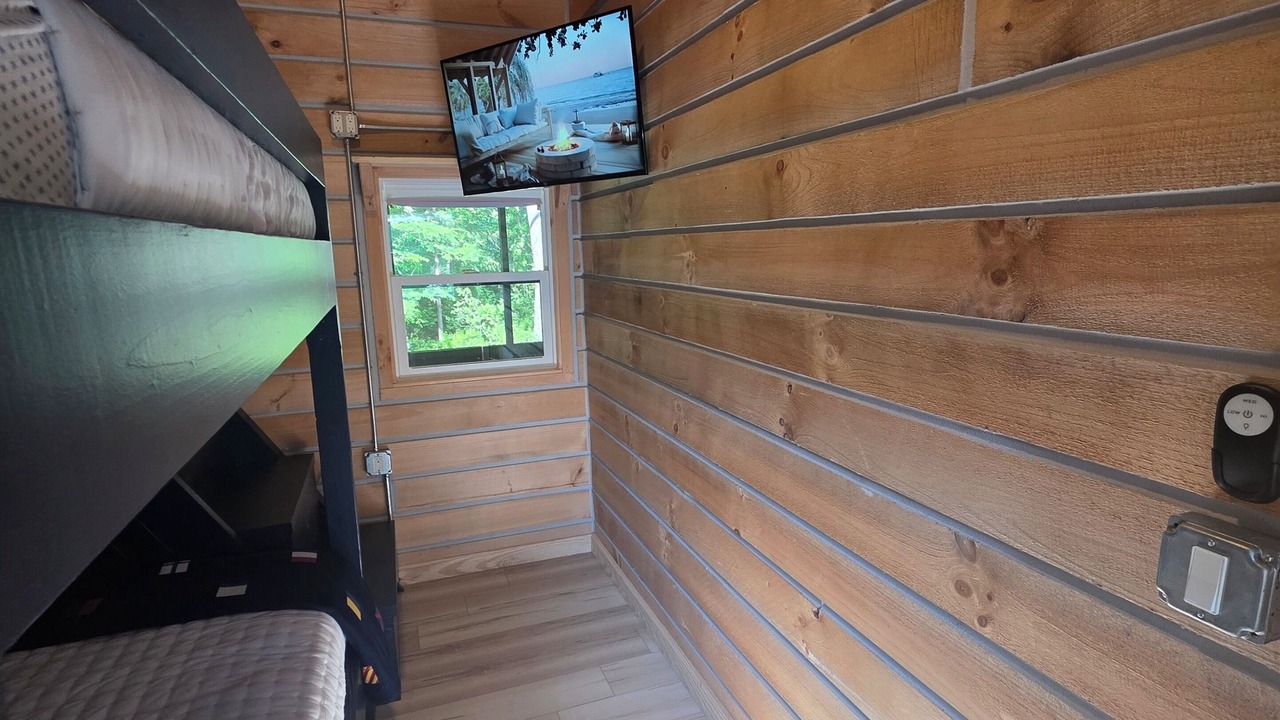 Photo of Bedroom in Akin