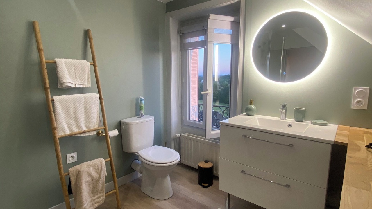 Photo of Bathroom in Allassac