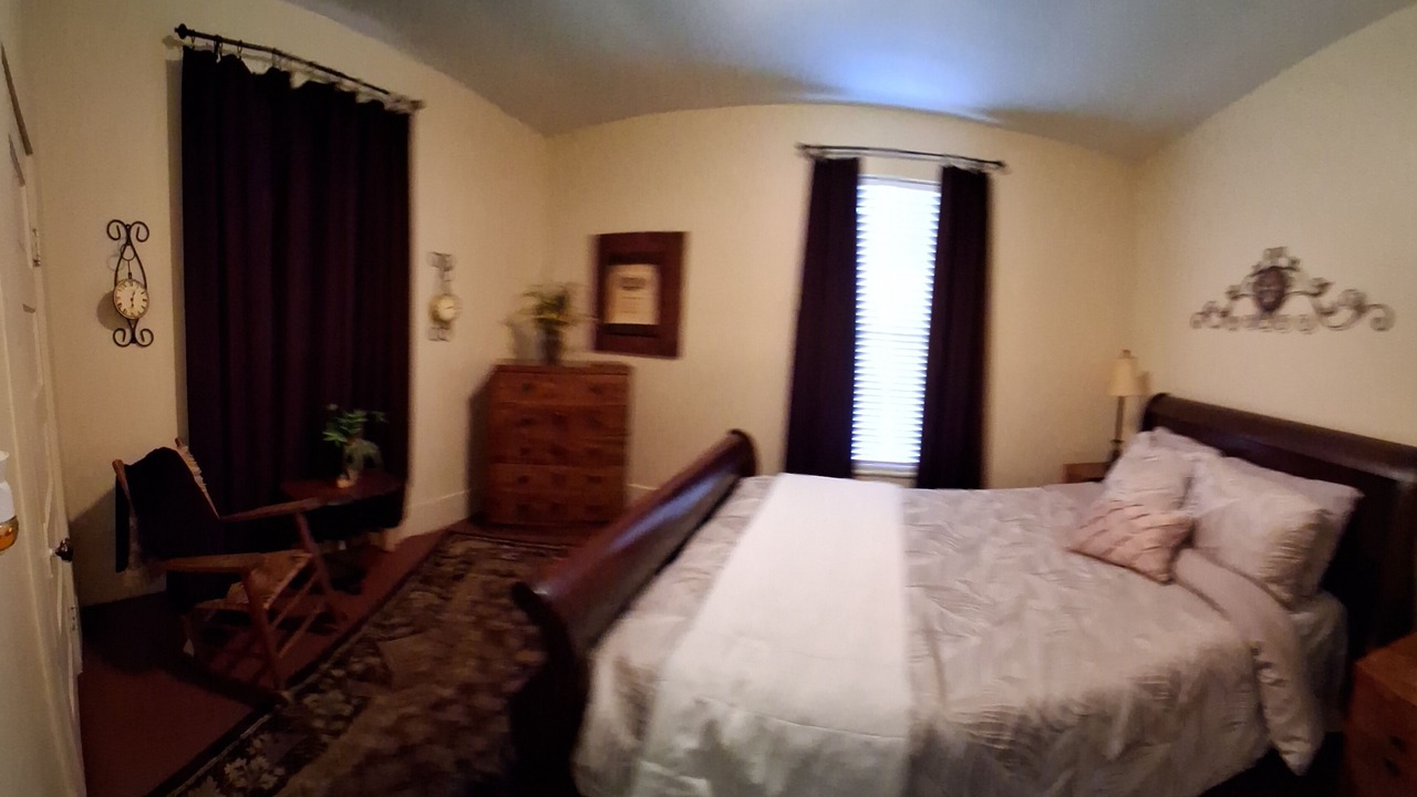 Photo of Bedroom in Lake City