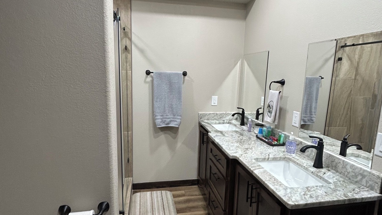 Photo of Bathroom in Redlick
