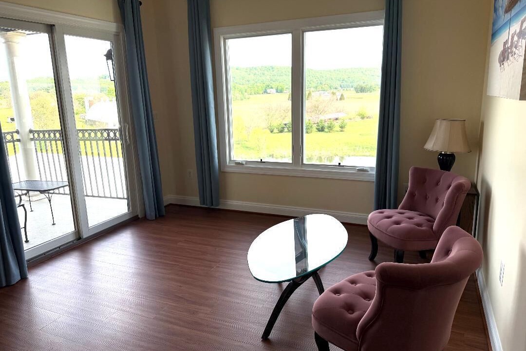 Photo of Livingroom in Purcellville