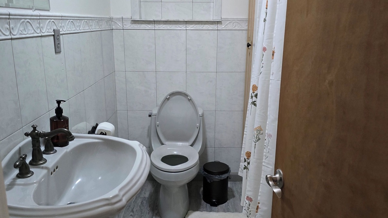 Photo of Bathroom in Drums