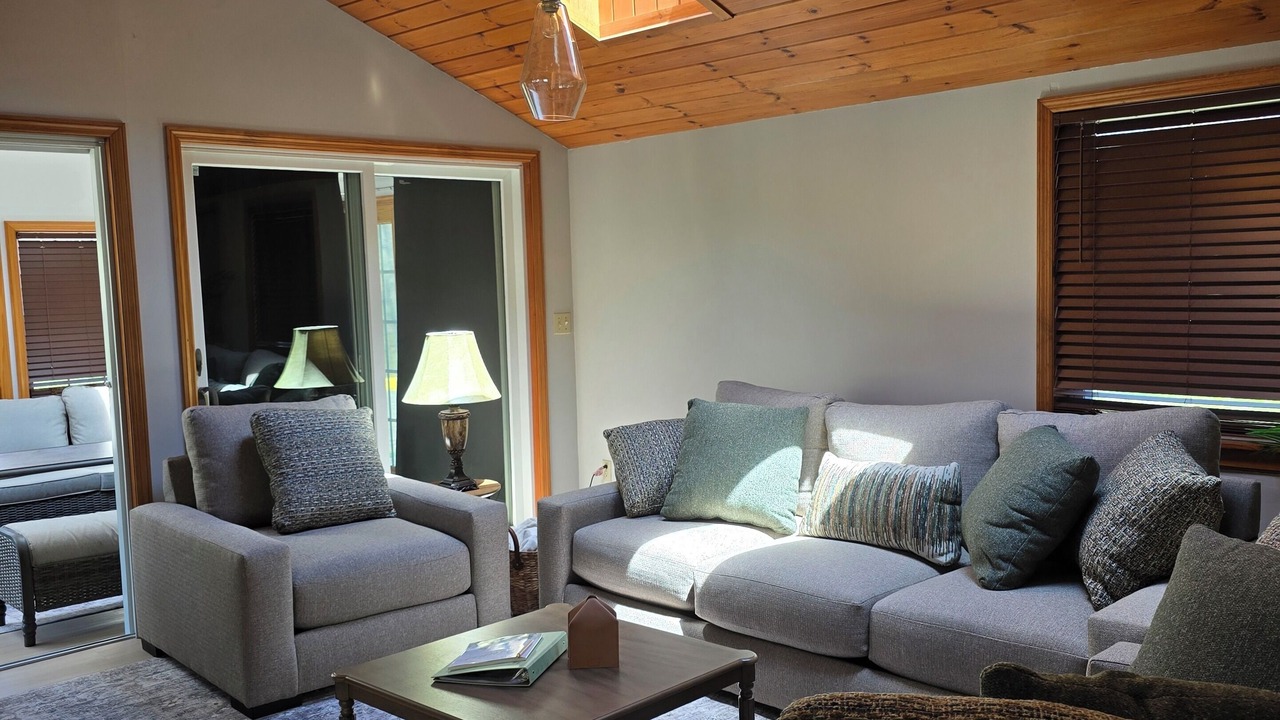 Photo of Livingroom in Drums
