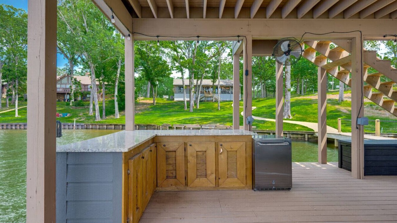 Photo of Patio Balcony in Dogwood